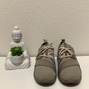 Women’s clothes, shoes and more! 😍